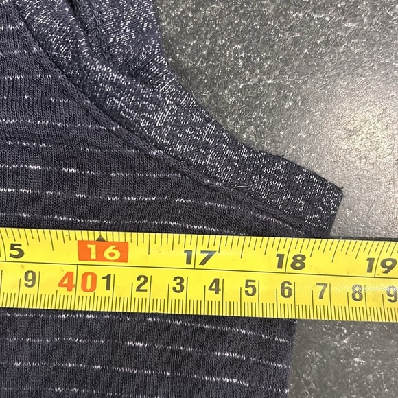 Dark blue striped activewear top - Picture 6 of 7